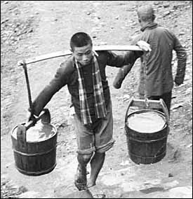 Chongqing, China (1941). Photo: Harrison Forman, University of Milwaukee Libraries.